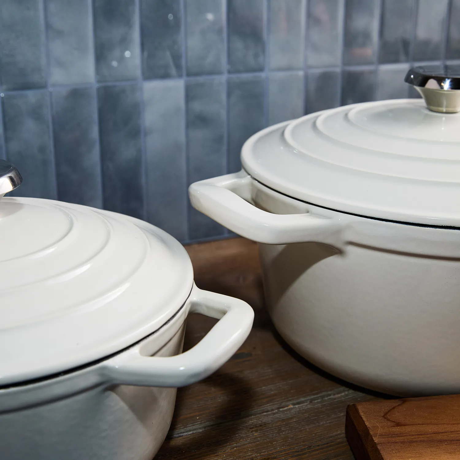 Sur la table Enameled Cast Iron 5-Piece Set