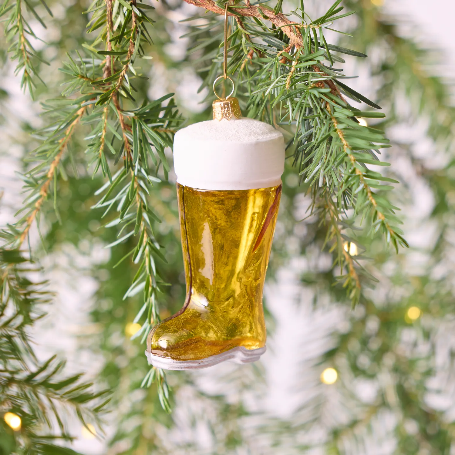 Sur la table Beer Boot Ornament