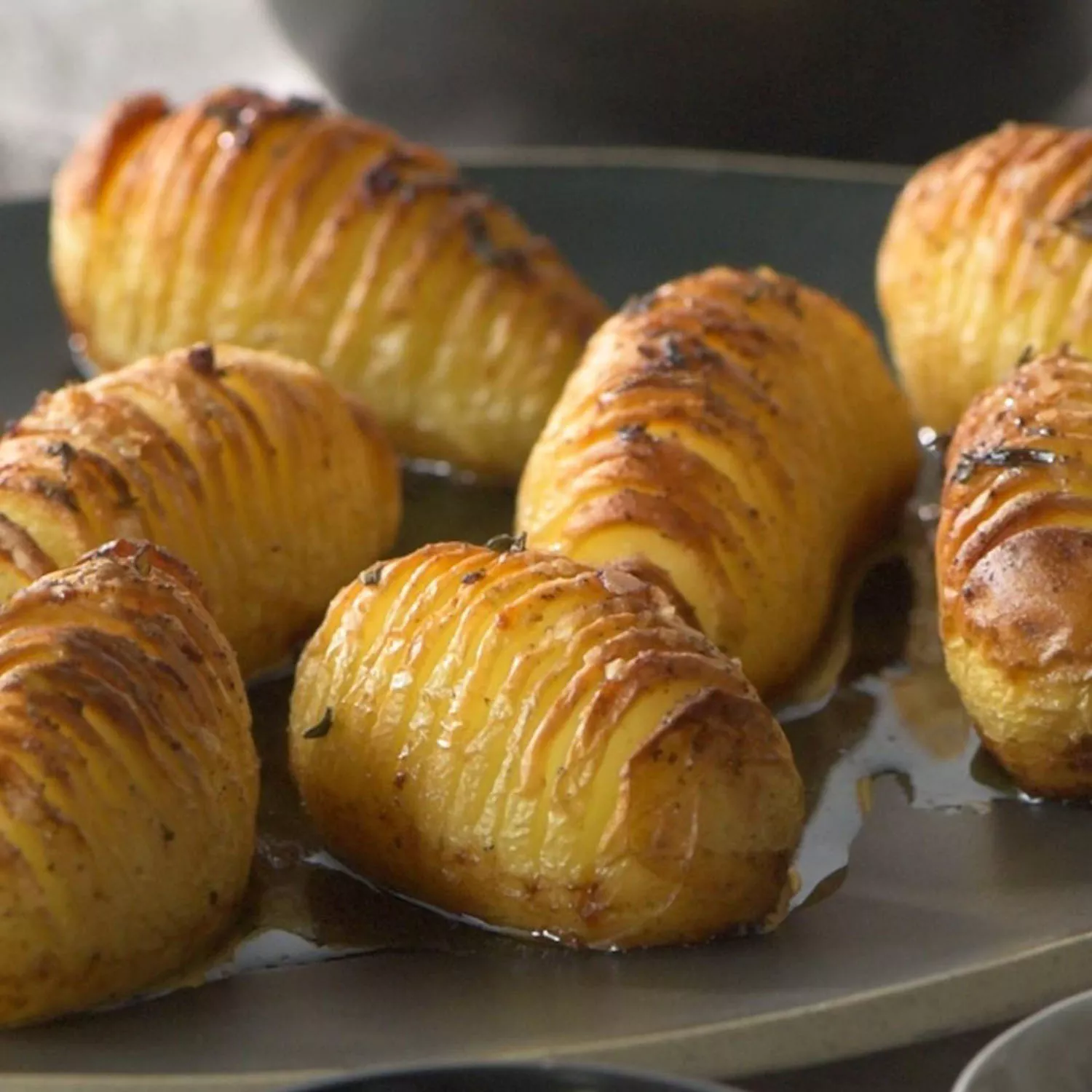 Crispy Loaded Hasselback Potato Bites – The Comfort of Cooking
