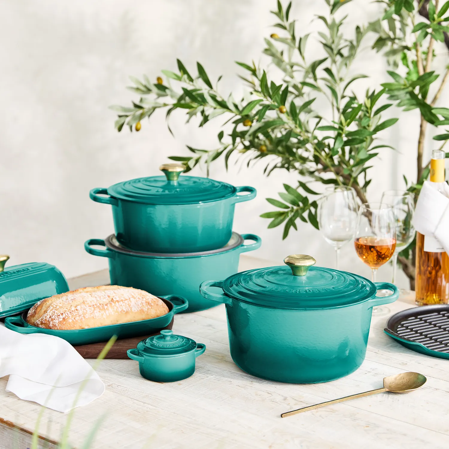 Le Creuset Signature Round Dutch Oven, 7.25 qt.