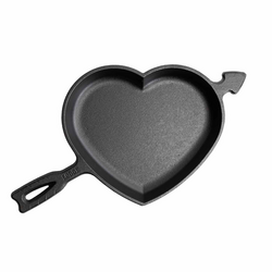 Lodge Heart Skillet, 9" 