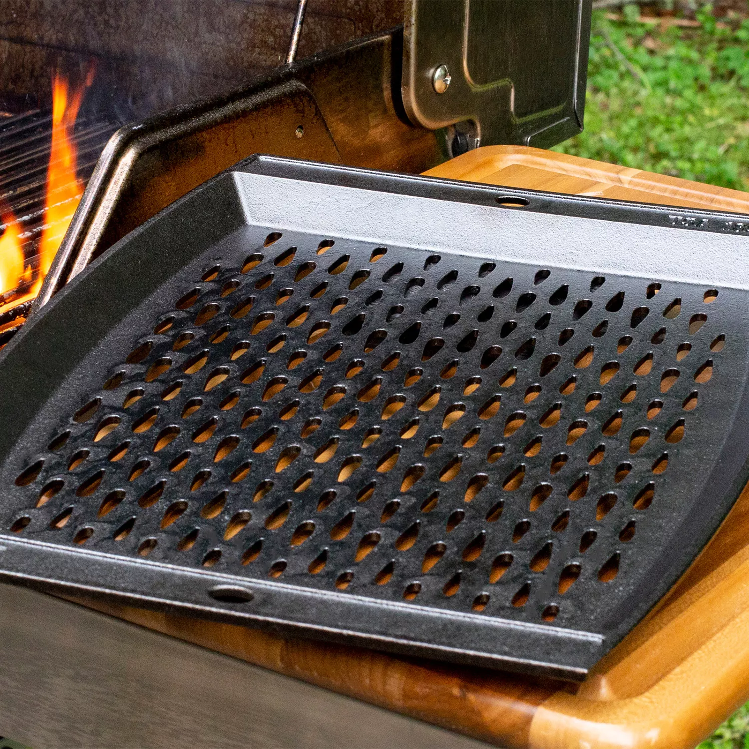 Lodge Seasoned Cast Iron Grill Topper, 15" x 12"