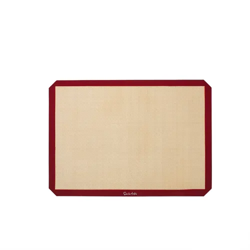 Sur la table Half Sheet Baking Mat
