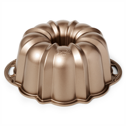 Nordic Ware Anniversary Bundt Pan Beautiful Bundt pan