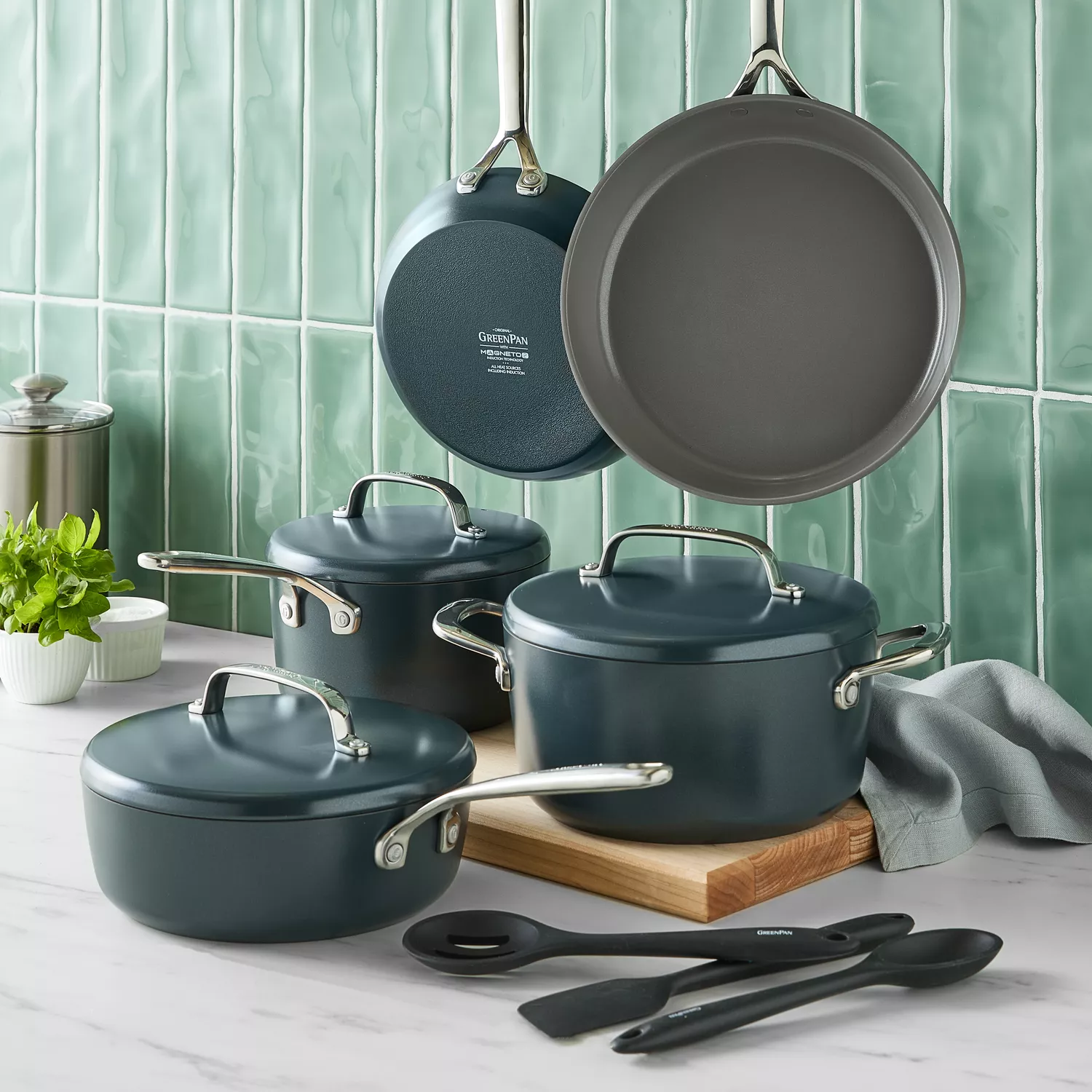 GreenPan GP5 11-Piece Cookware Set with Bonus Pan Protectors