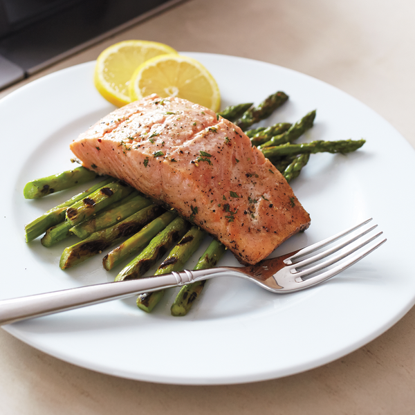 Steam-Grilled Salmon over Green Asparagus
