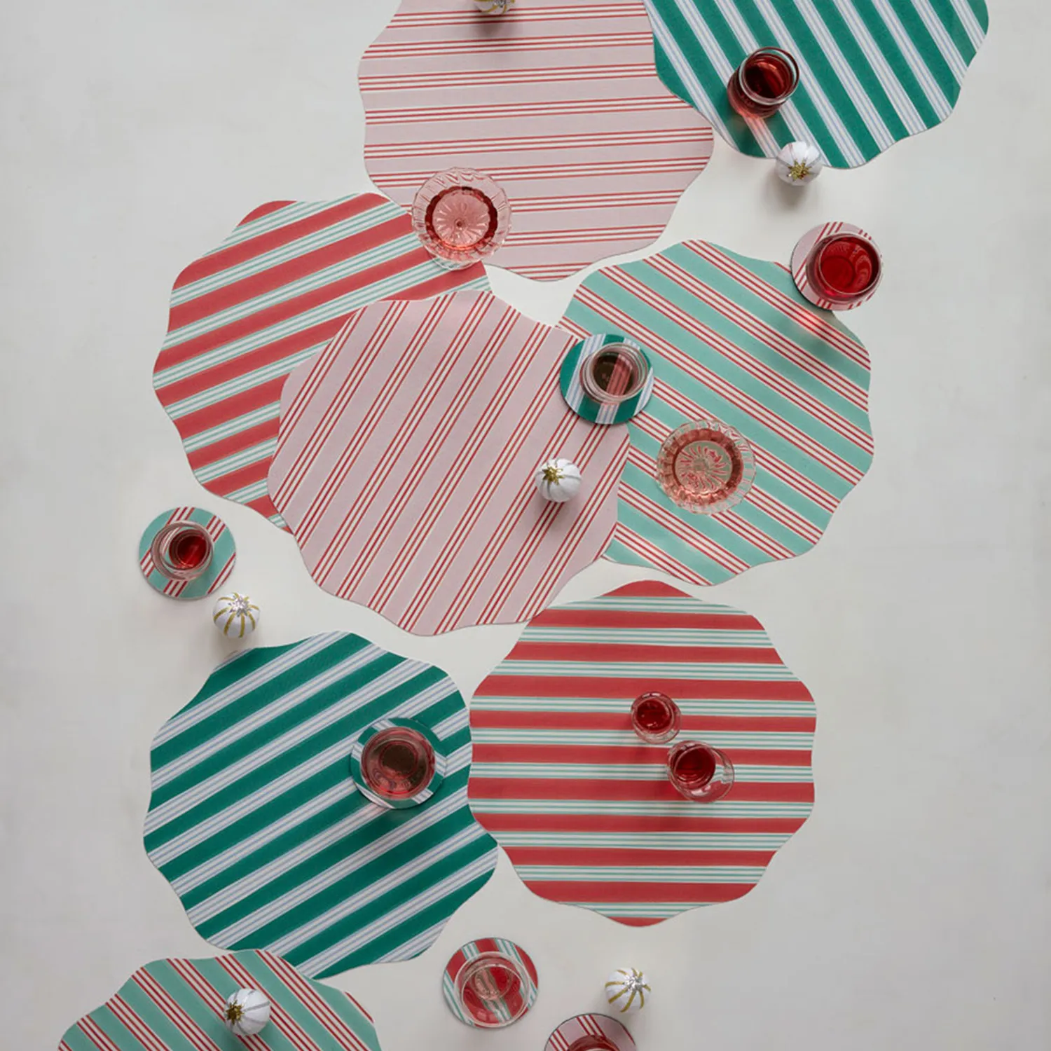 Meri Meri x Chilewich Thick Red Festive Stripes Scallop Placemat