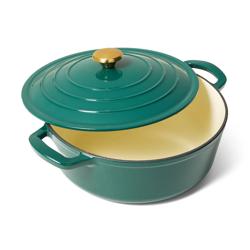 Sur la table Enameled Cast Iron Round Wide Dutch Oven, 7 qt. Great size, I use it all the time! The price was great too!