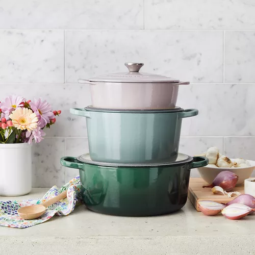 Le Creuset Signature Round Dutch Oven, 5.5 Qt.