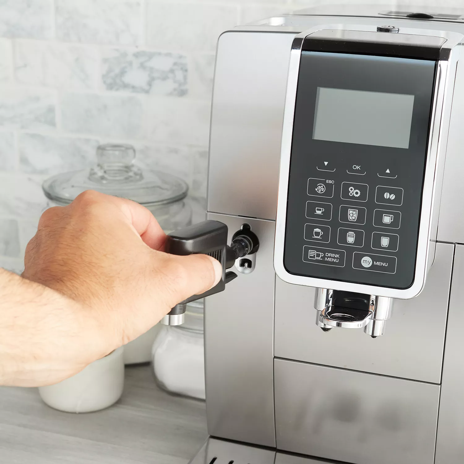 De&#8217;Longhi Dinamica Fully Automatic Espresso Machine with LatteCrema&#8482;