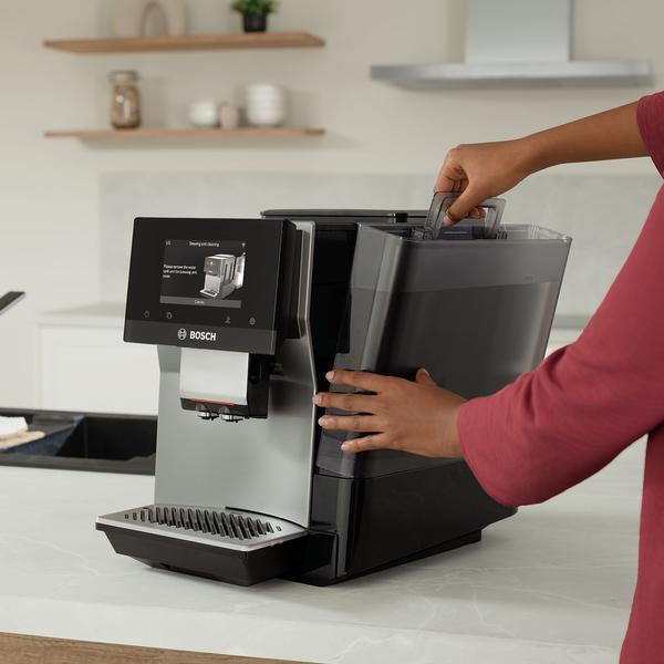 Bosch 800 Series Fully Automatic Espresso Machine with Milk Express Plus, Black - thumbnail 3