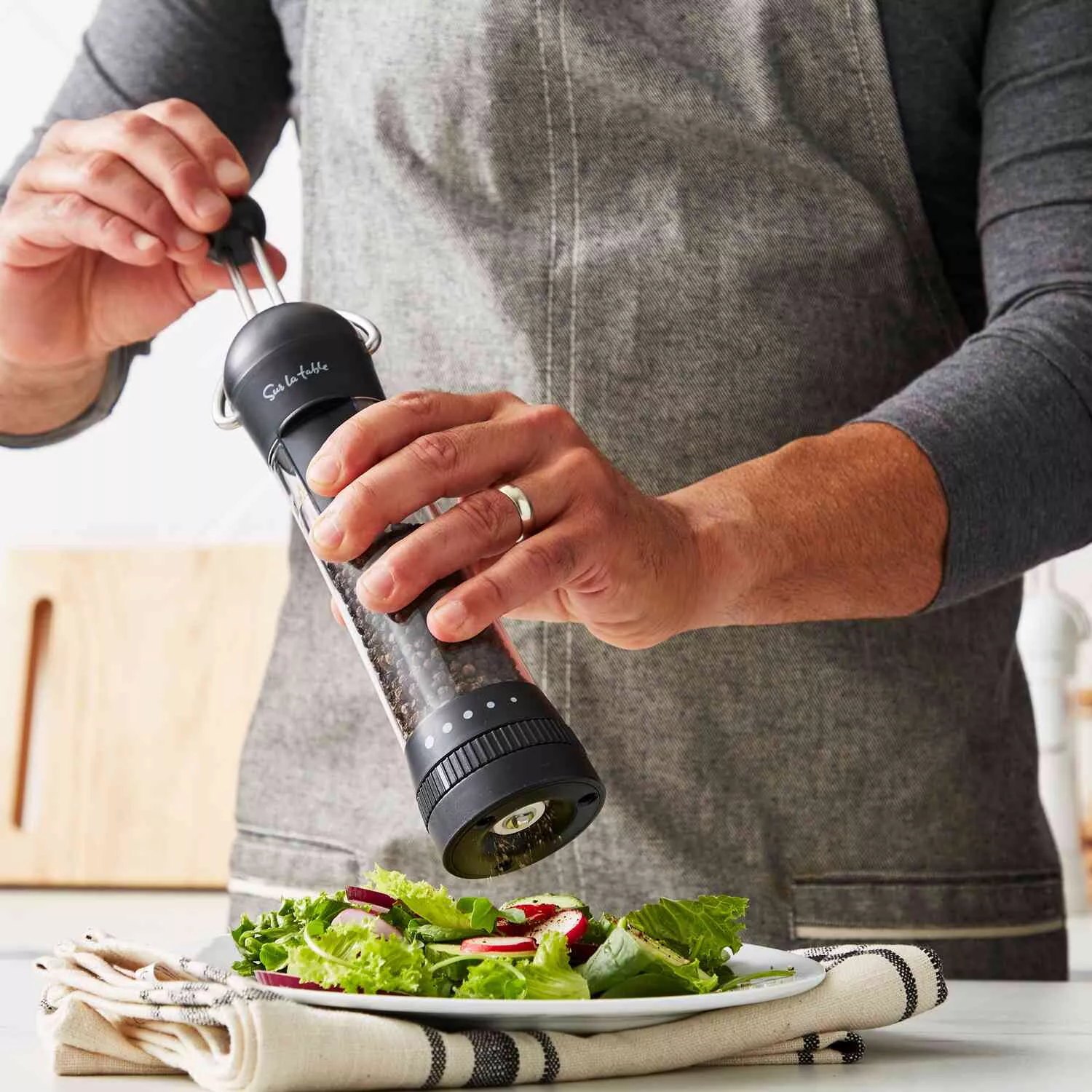 Sur La Table XL Ratchet Mill