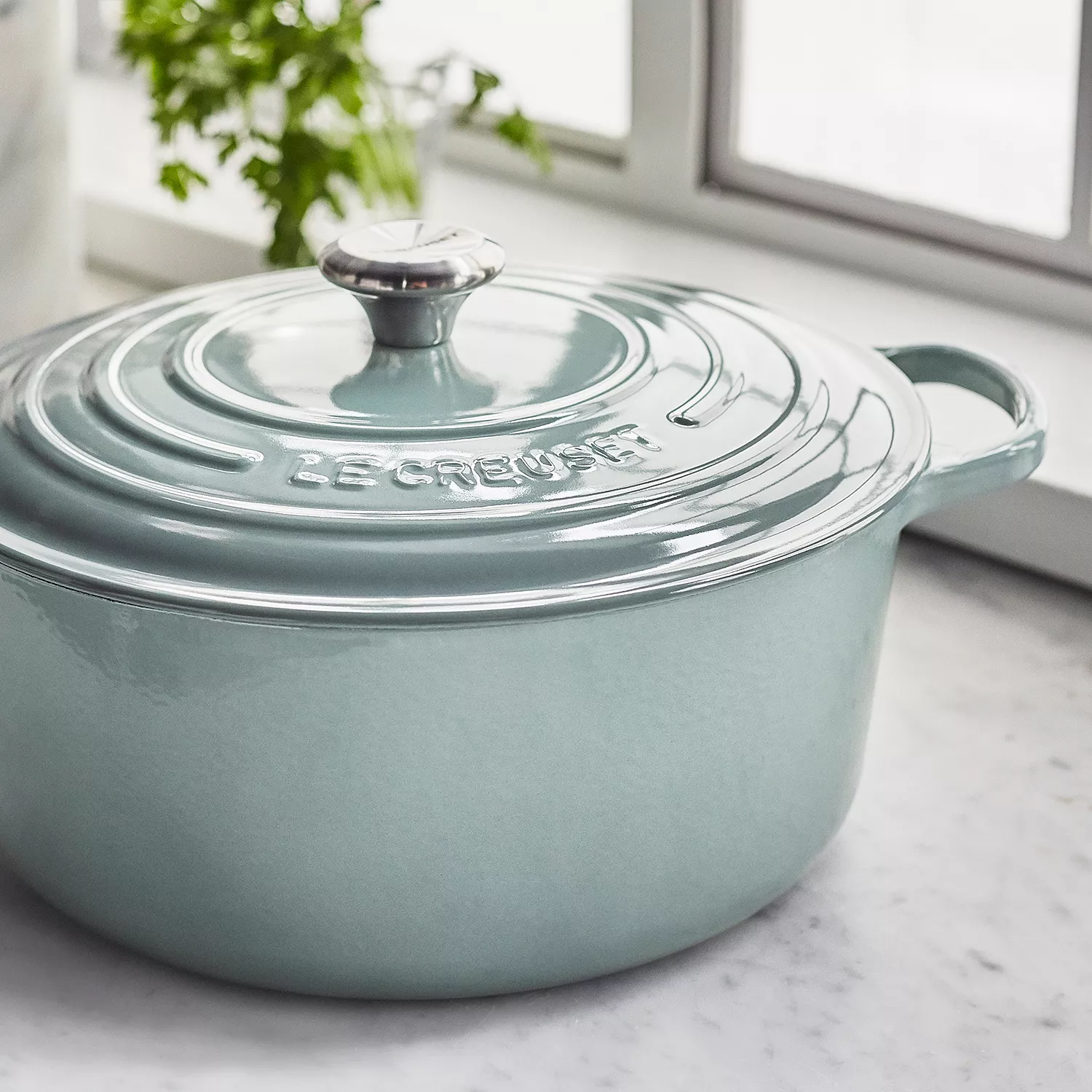 Le Creuset Signature Round Dutch Oven, 9 qt.