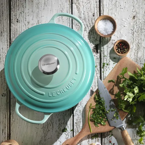 Le Creuset Signature Round Dutch Oven, 7.25 qt.