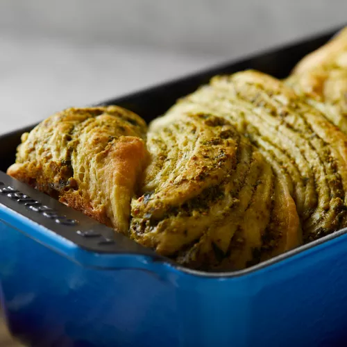 Le Creuset Signature Loaf Pan, 9" x 5"