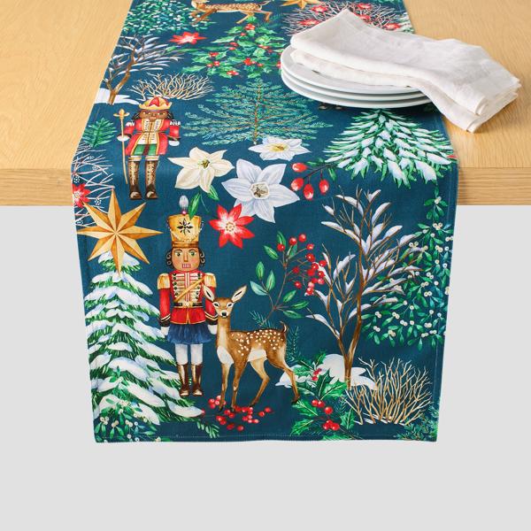 Sur la table Nutcracker Runner