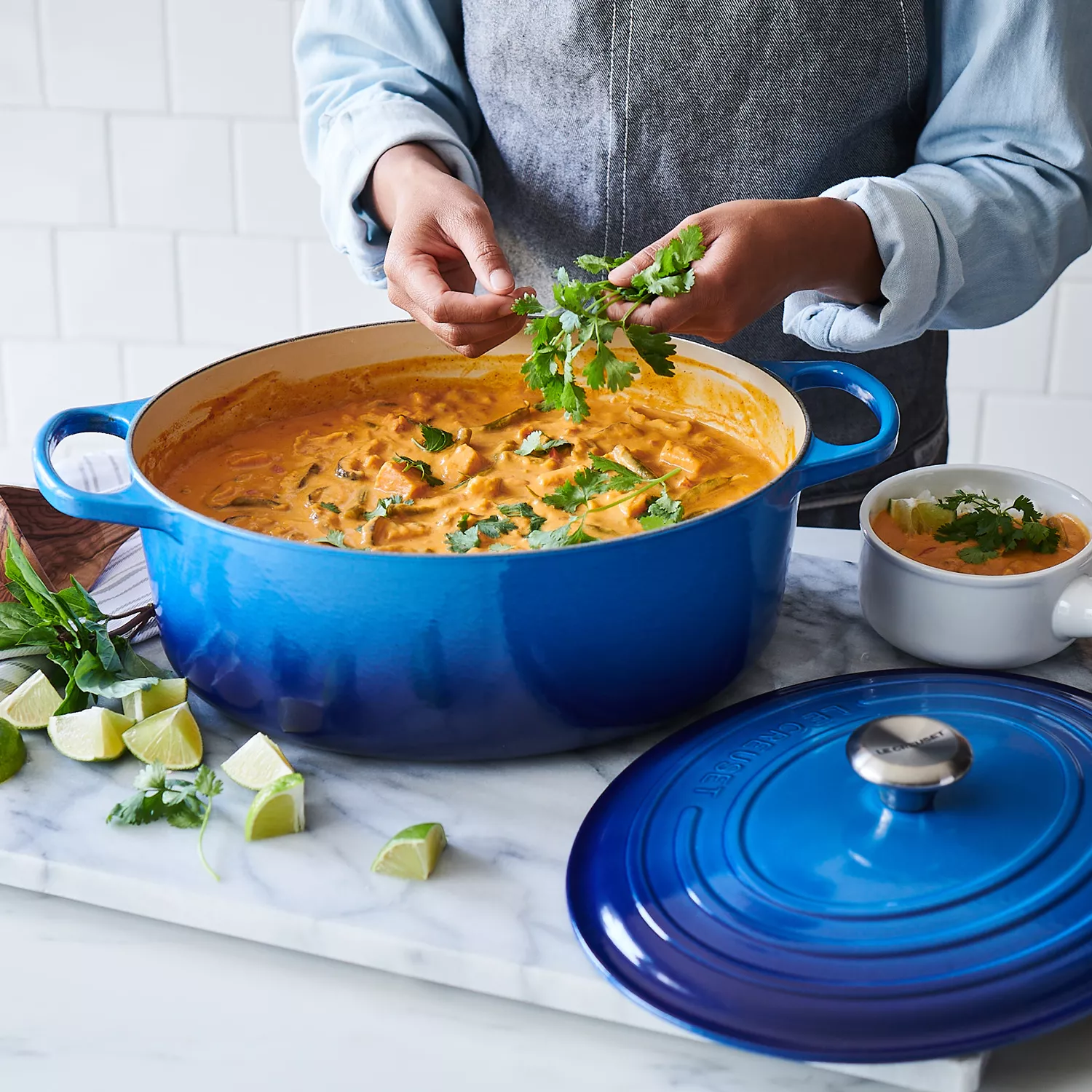 Le Creuset Signature Oval Dutch Oven, 8 qt.