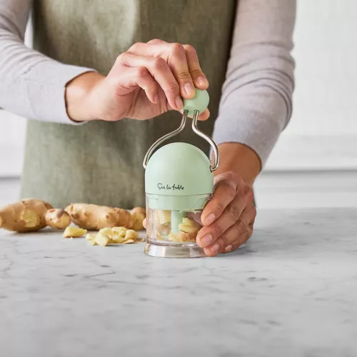 Sur La Table Ratchet Garlic & Ginger Chopper