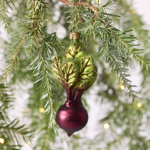 Sur la table Red Beet Ornament