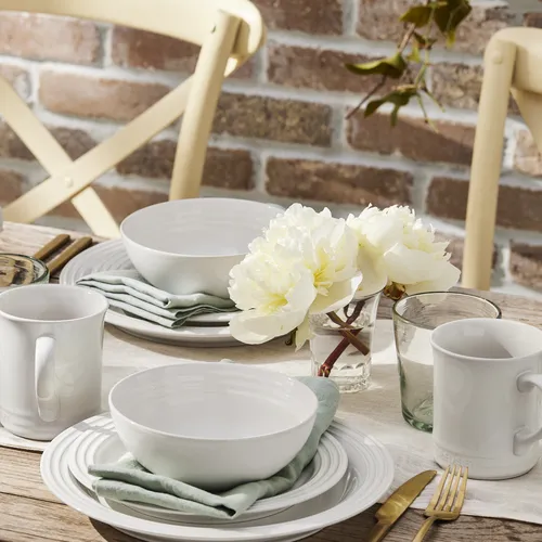 Le Creuset 16- Piece Dinnerware Set