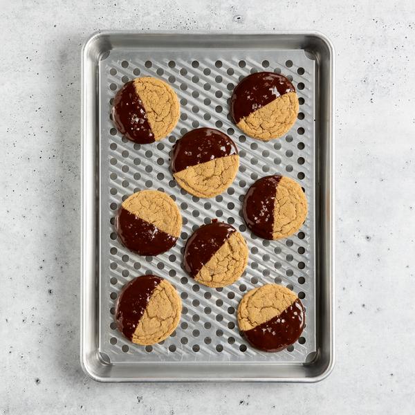Nordic Ware Sheet Pan with Multi Task Rack - thumbnail 2