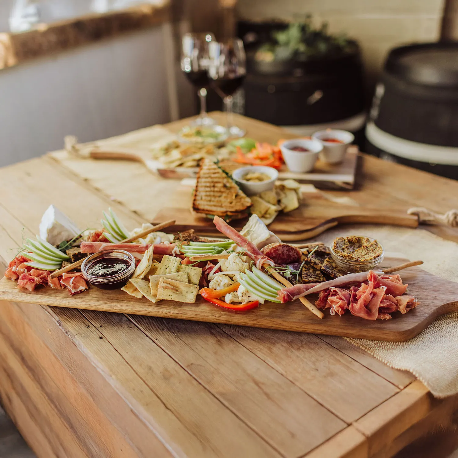 Picnic Time Artisan Acacia Wood Charcuterie Board, 30"