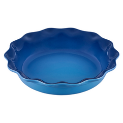 Le Creuset Heritage Pie Dish, 9" Nice pie dish