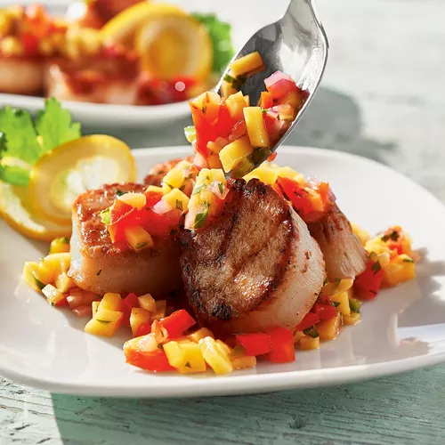 Seared Scallops with Mango Salsa