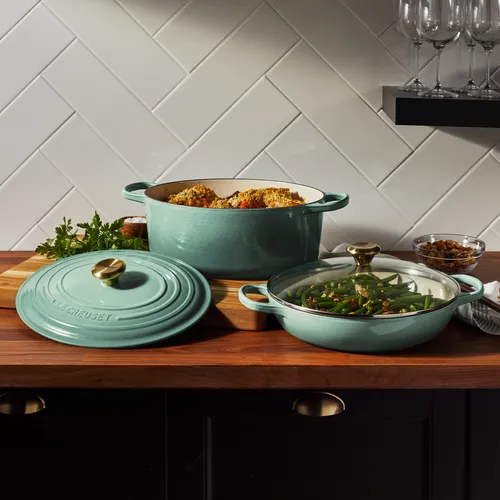 Le Creuset Signature Oval Dutch Oven, 8 qt.