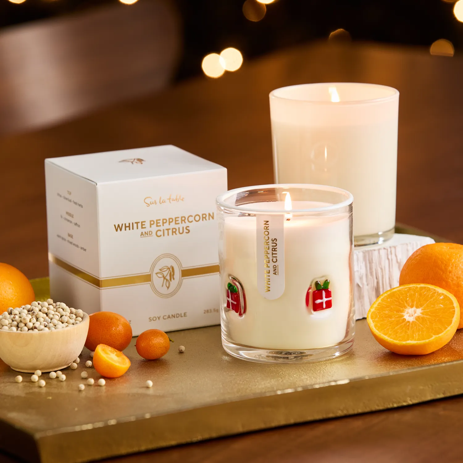 Sur la table Present Icon Glass Candle
