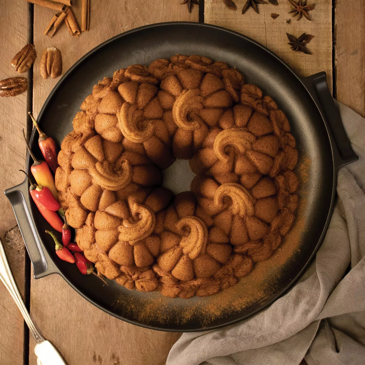 Nordic Ware Harvest Leaves Bundt Pan