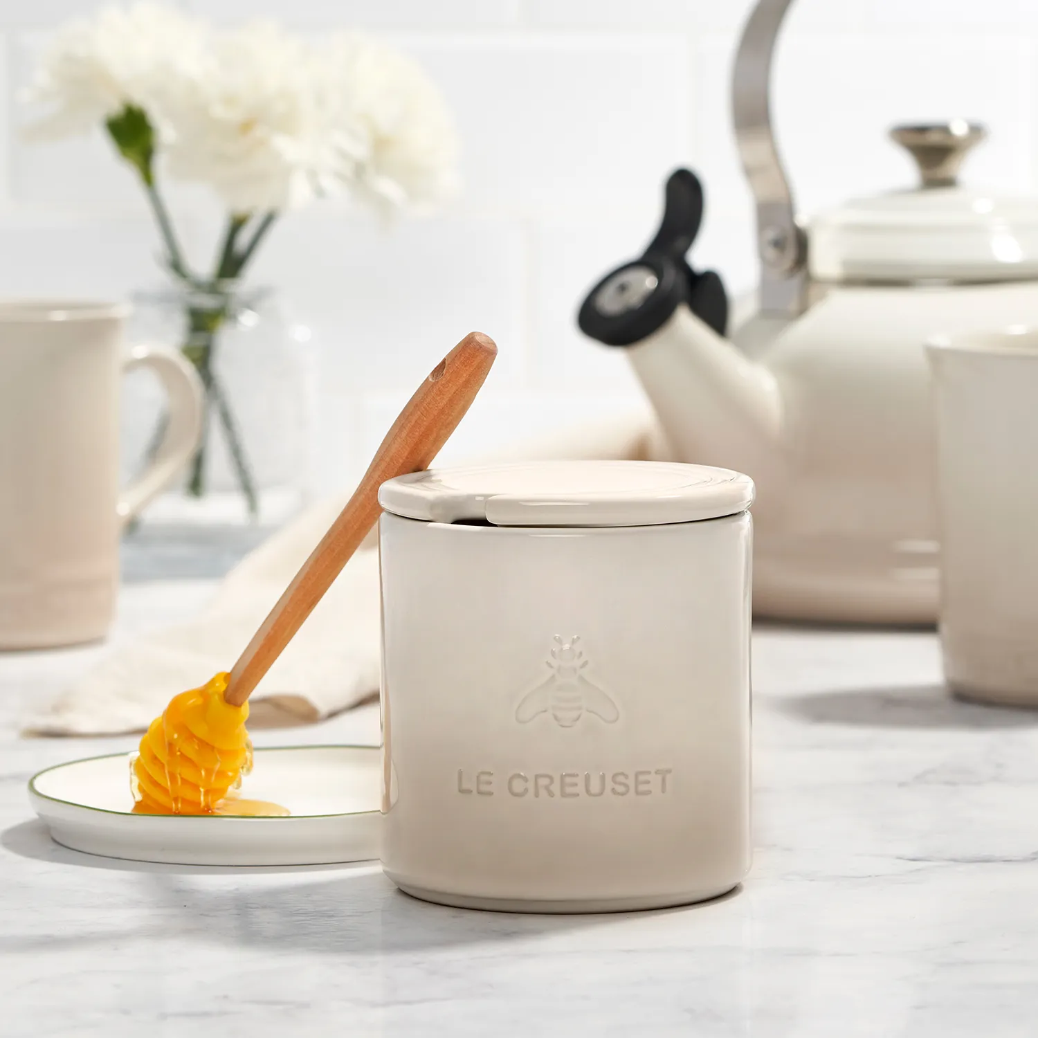Le Creuset Signature Honey Pot with Dipper