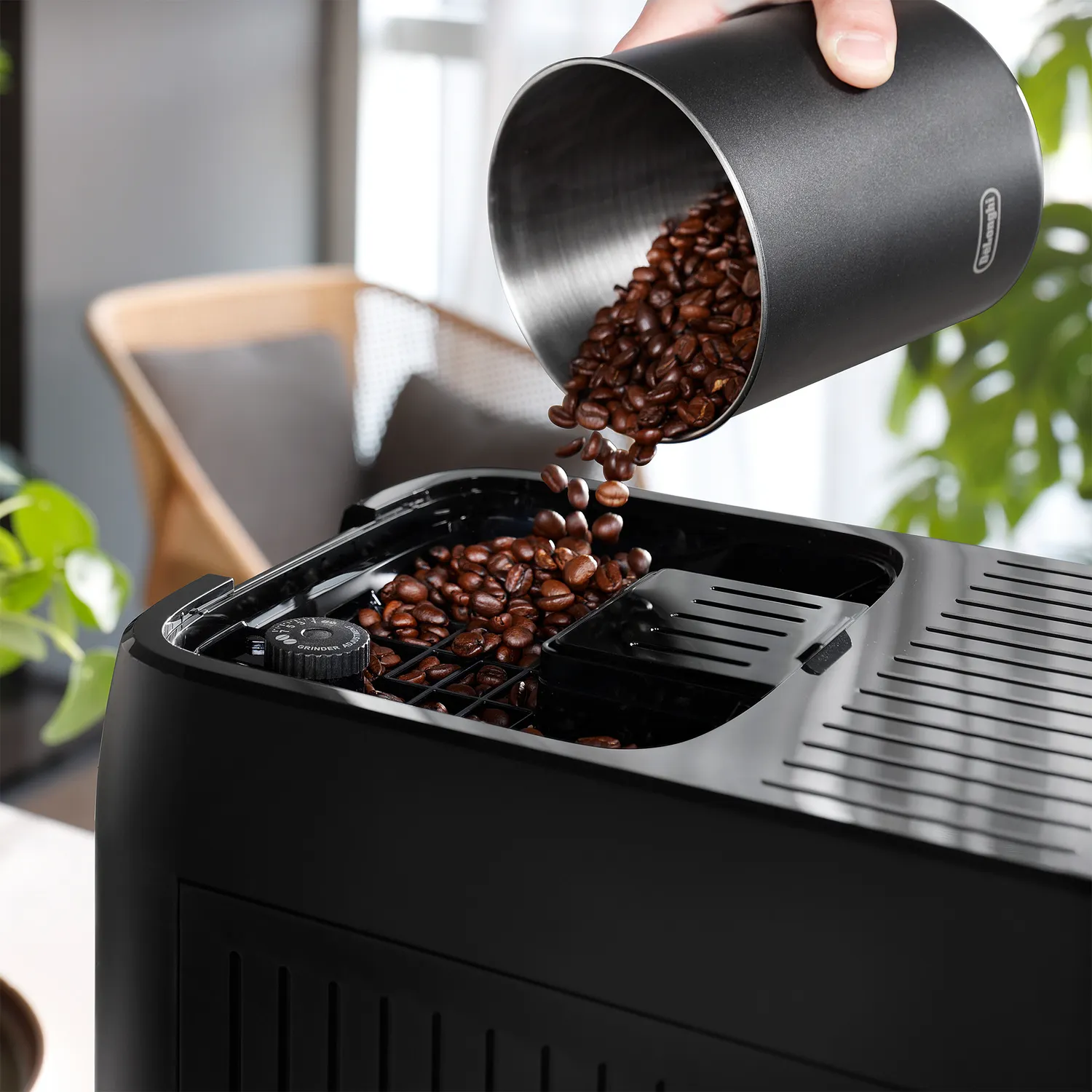 De'Longhi Magnifica Plus Fully Automatic Espresso Machine