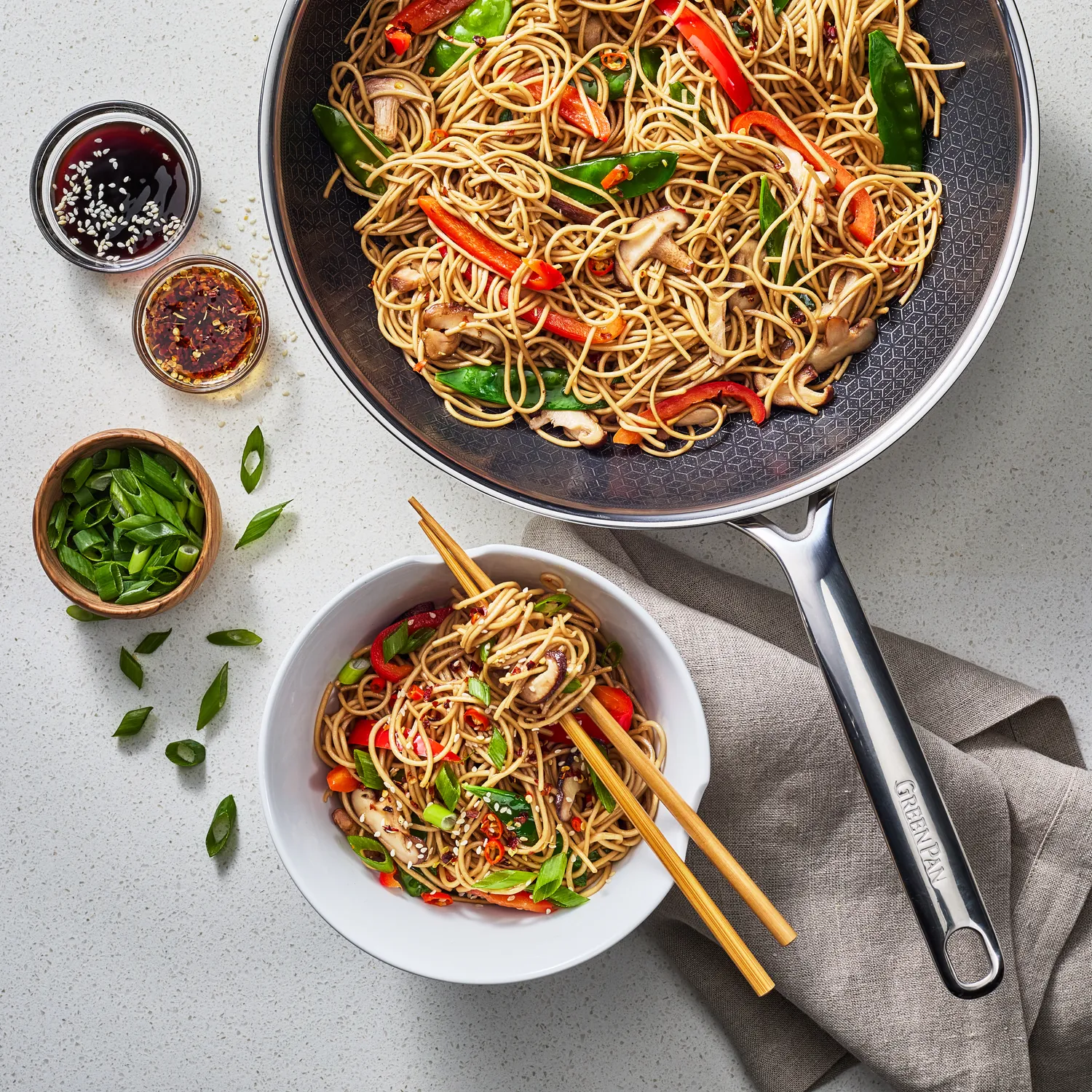 GreenPan Spectra Thermobond Hybrid Ceramic Nonstick Wok with Lid, 12"