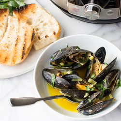Instant Pot Saffron White Wine Mussels