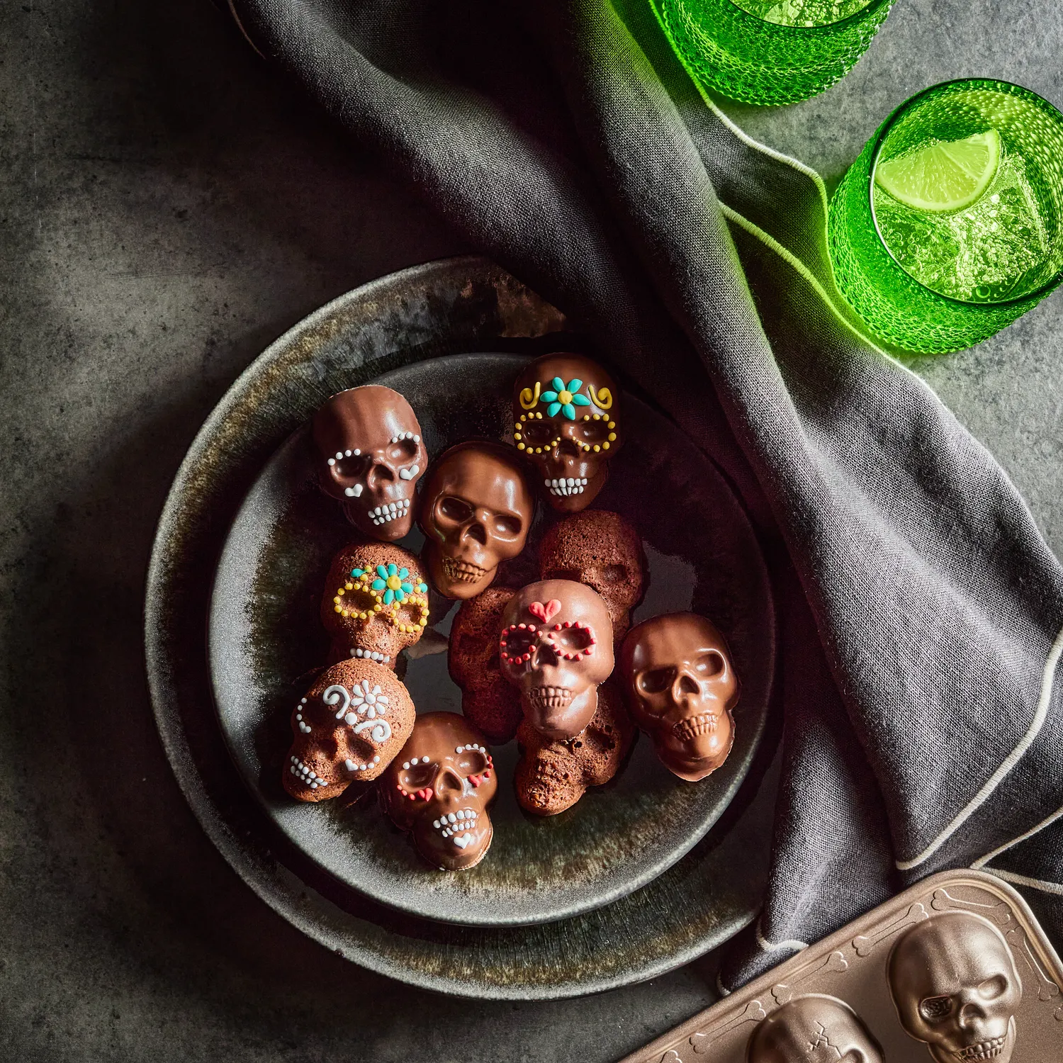 Nordic Ware Skull Bites Cakelet Pan