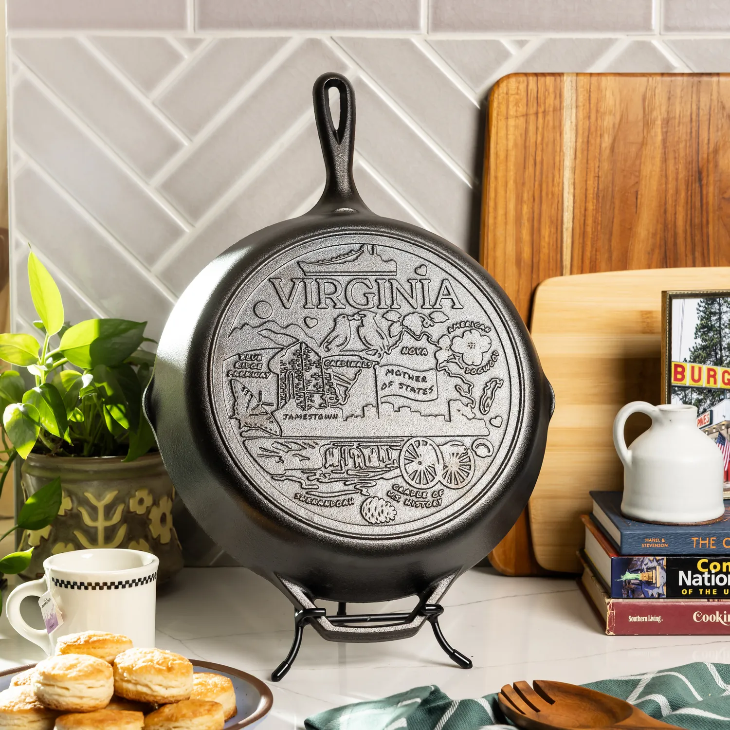 Lodge American Road Trip Cast Iron Skillet, Virginia, 12”