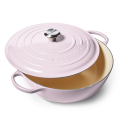  Le Creuset Signature Chef’s Oven, 7.5 Qt. Perfect size for everyday cooking
