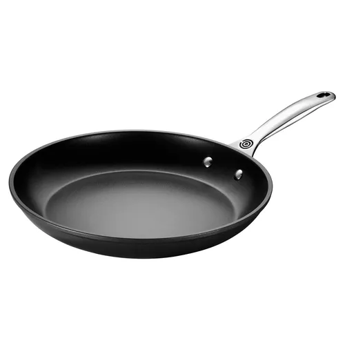 Le Creuset Toughened Nonstick PRO Skillet Le Creuset Toughened Nonstick PRO Skillet