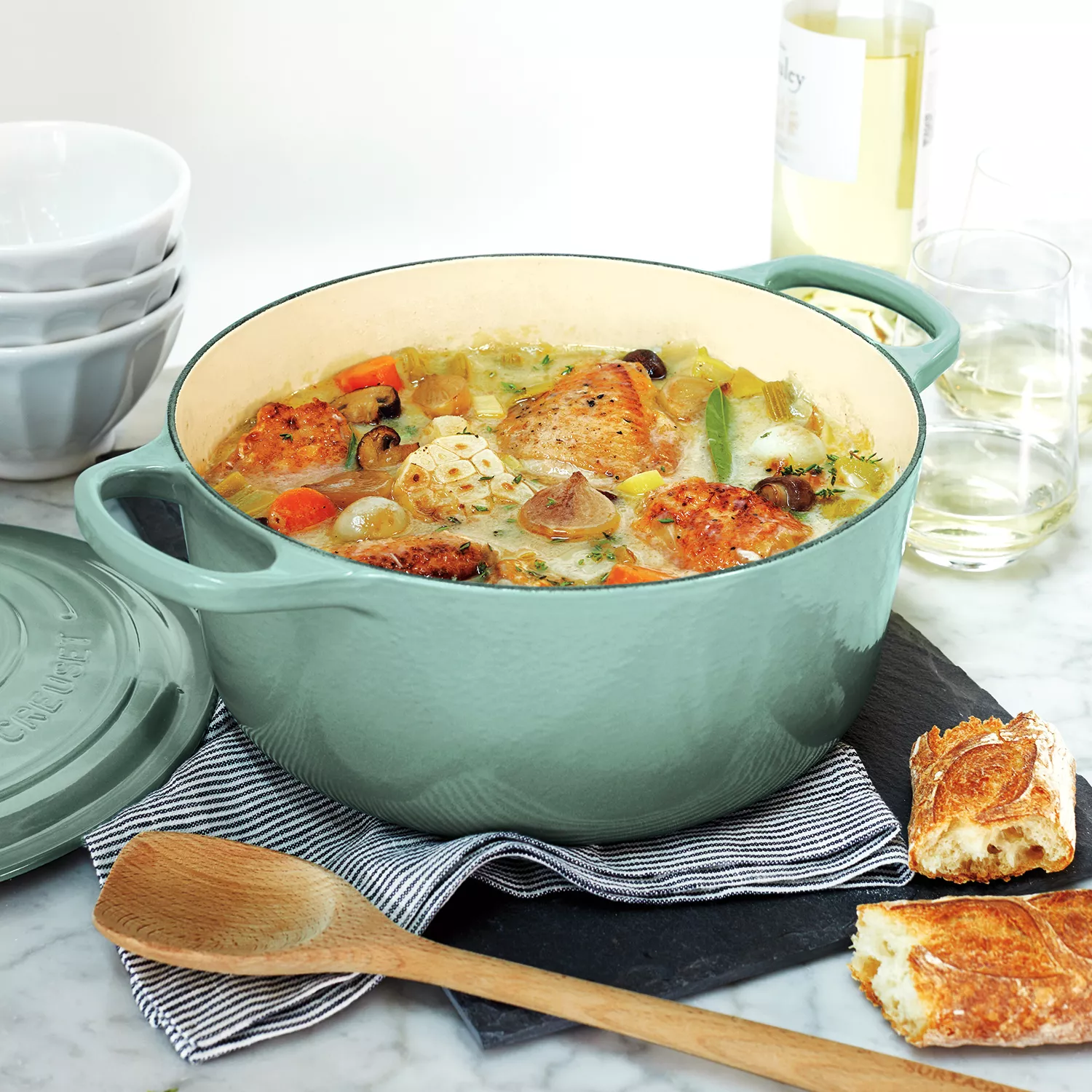 Le Creuset Signature Round Dutch Oven, 5.5 Qt.