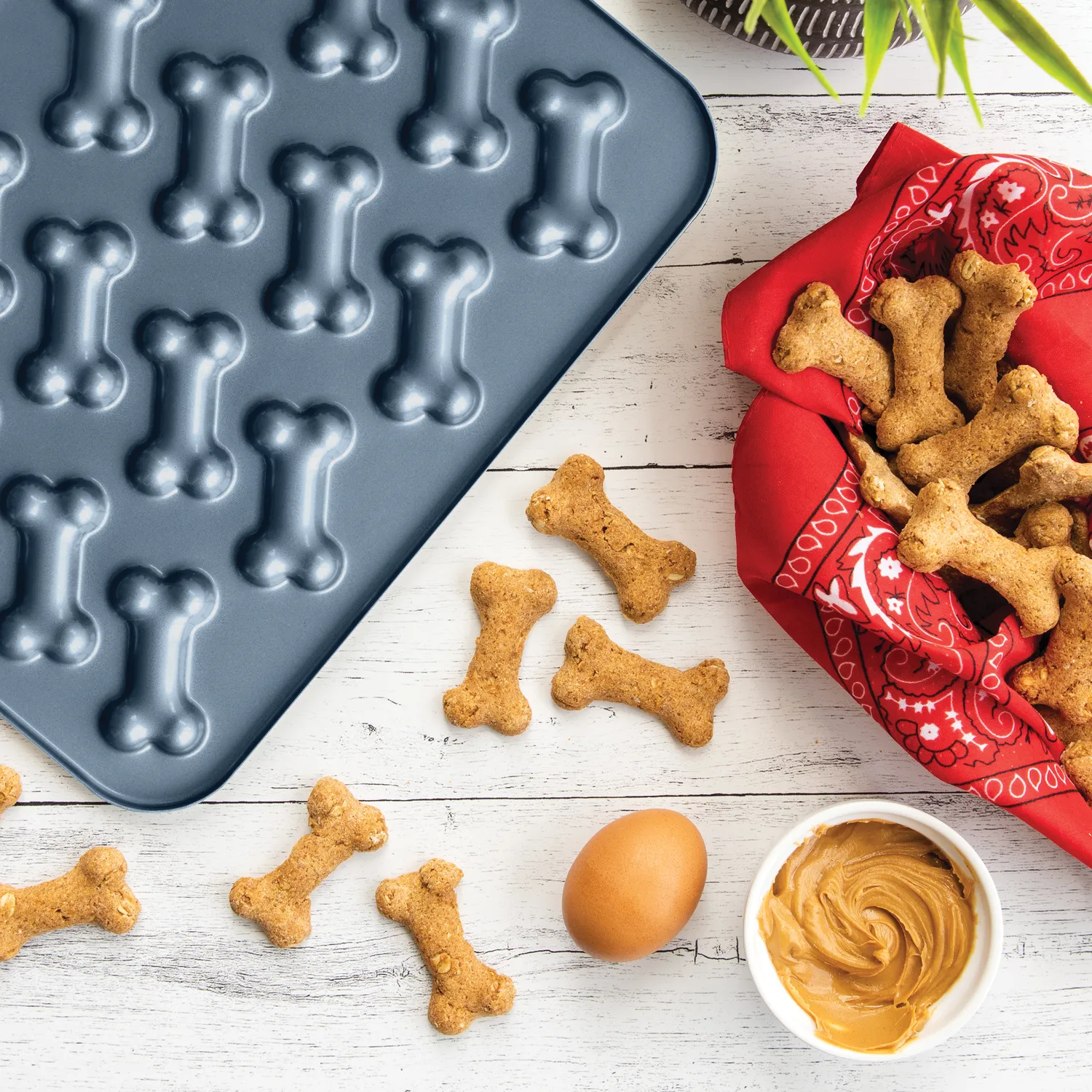 Nordic Ware Puppy Love Pan w/ Mix