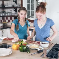 Teens Cook: Pizza Party!
