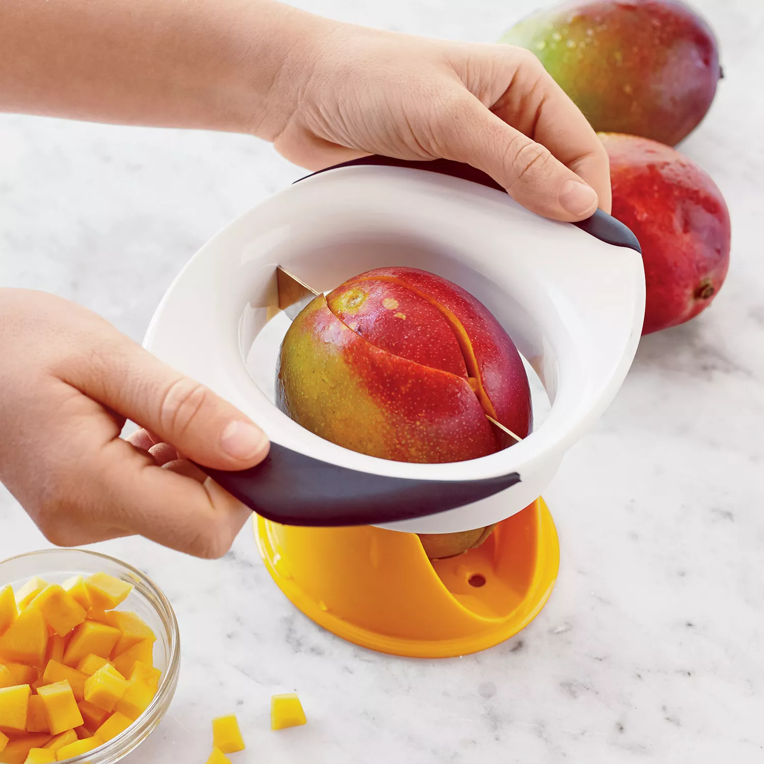 zyliss 3in1 mango slicer, peeler and pit remover tool 