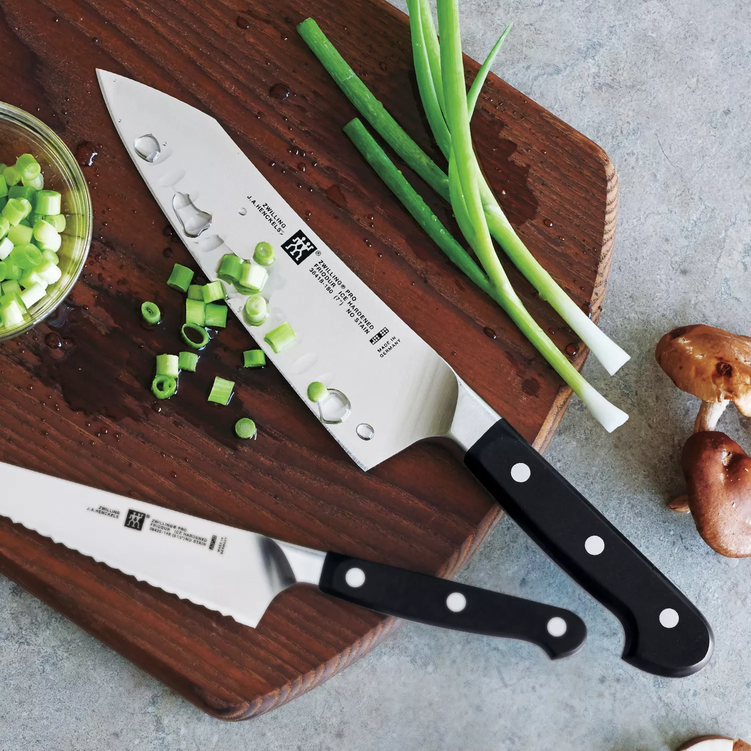 Zwilling J.A. Henckels Pro Rocking Santoku, 7&#34;