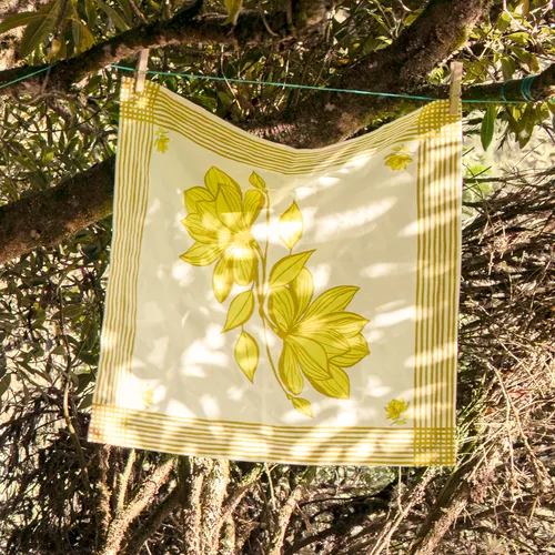 Mariana Vel&aacute;squez x Sur La Table Magnolia Napkin