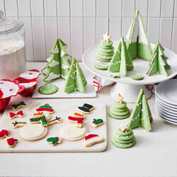 Sur La Table Snowperson Cookie Cutter Kit