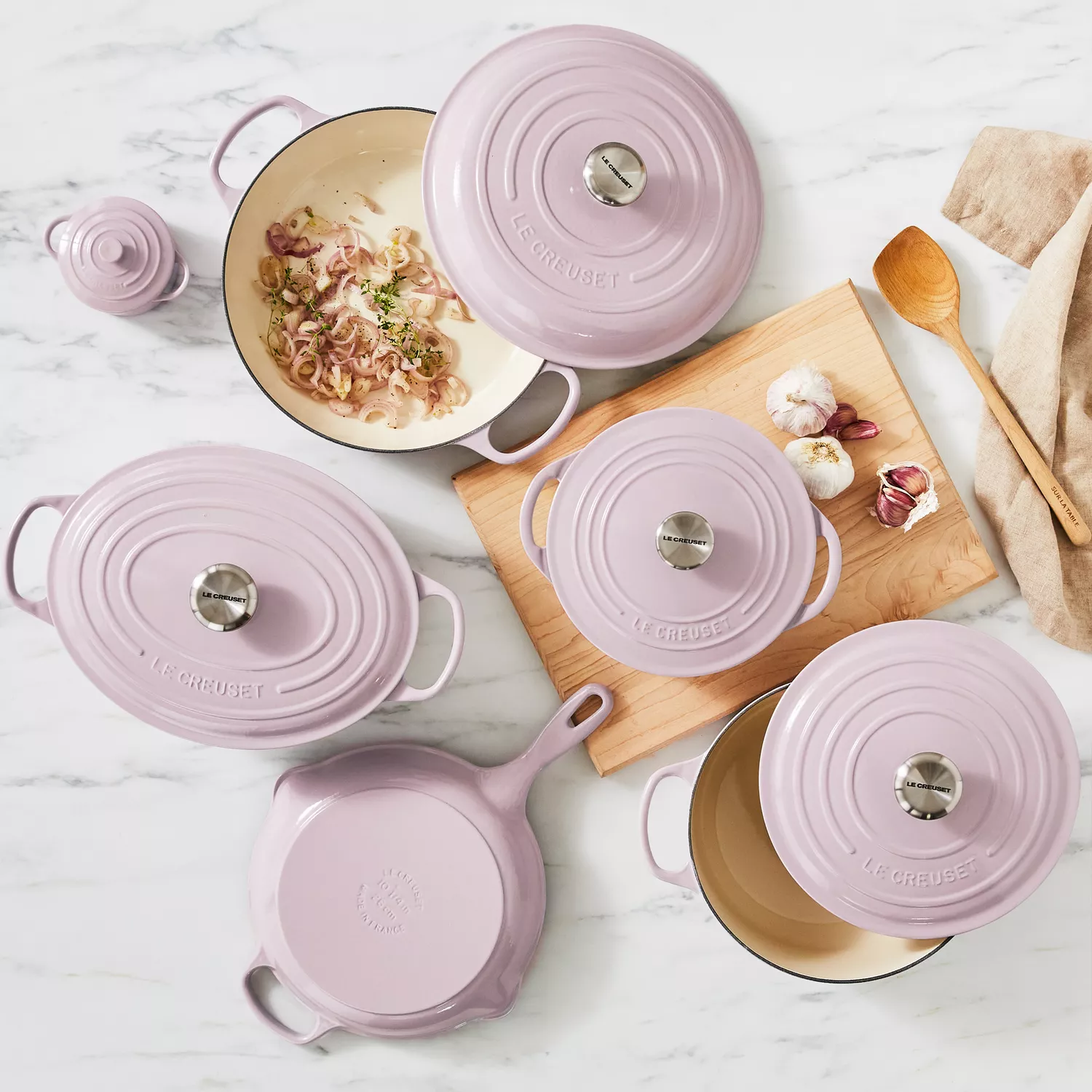 Le Creuset Signature Cast-Iron Skillet, 10.25"