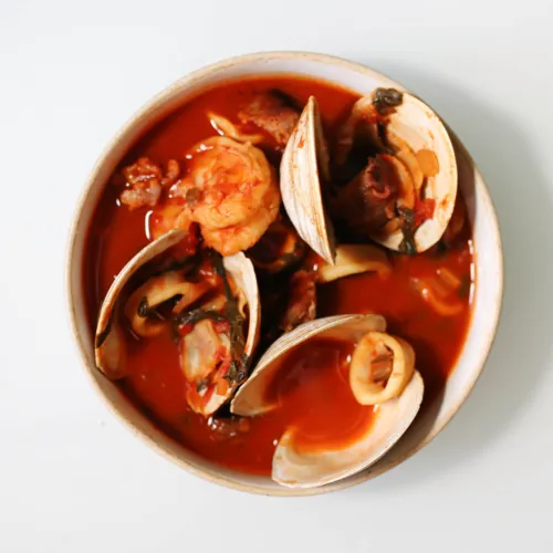 Cataplana de Marisco (Portuguese Seafood Stew)