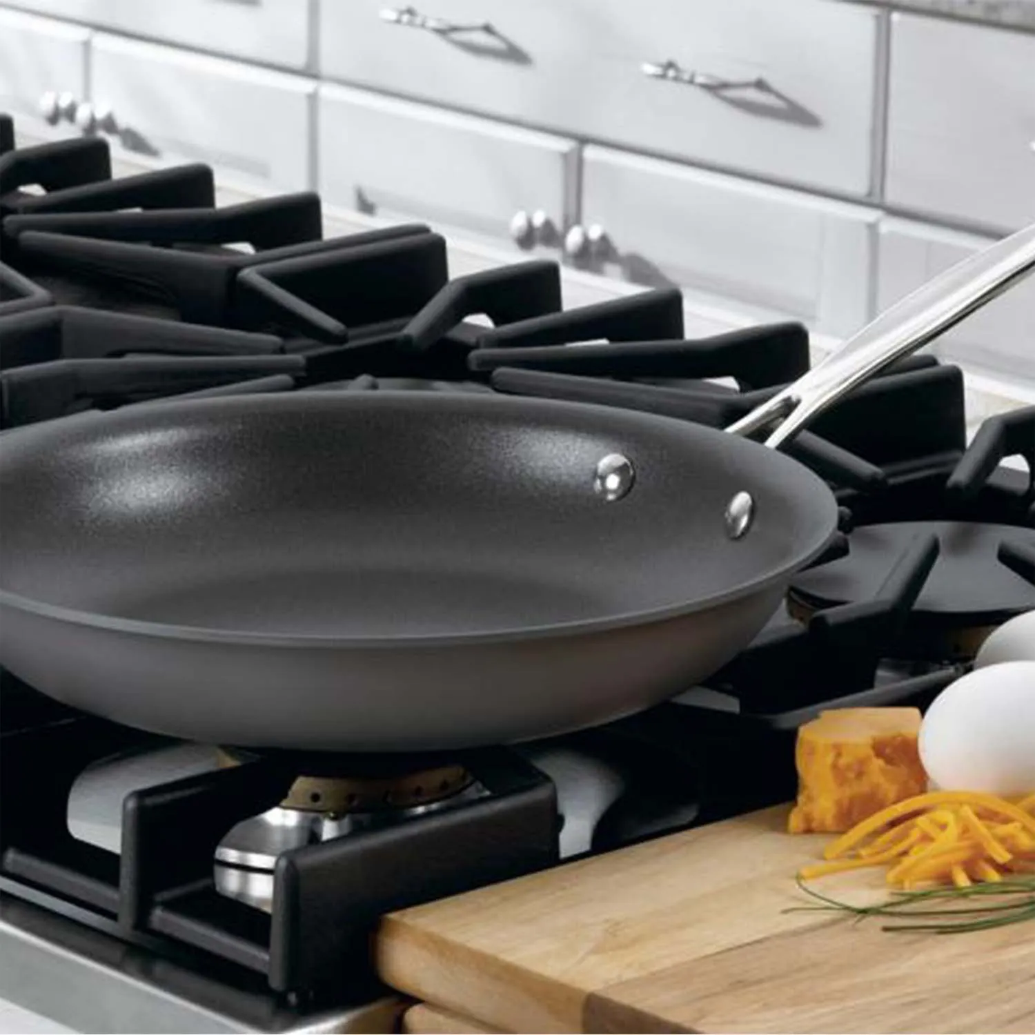 Cuisinart Chef's Classic Hard Anodized Ceramic Nonstick Skillet