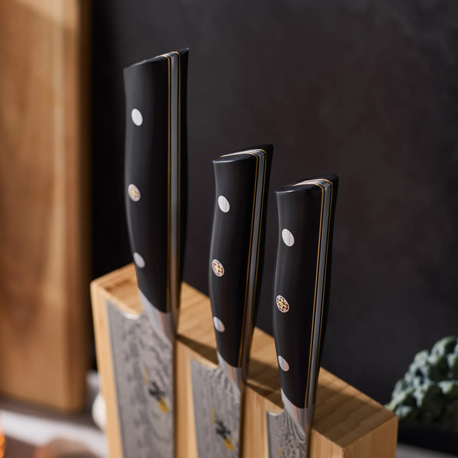 Miyabi Hibana 4-Piece Magnetic Easel Knife Block Set